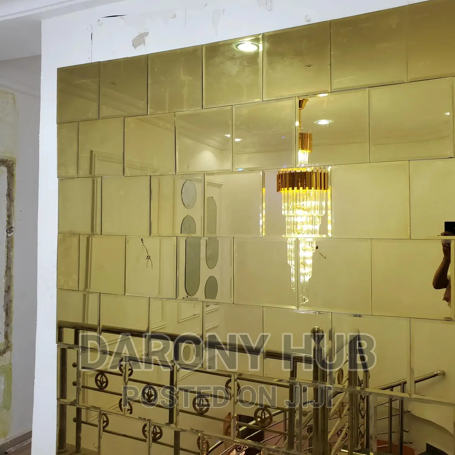 Luxury Golden Reflective Mirror