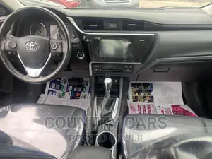 Toyota Corolla XSE 4dr Sedan (1.8L 4cyl CVT) 2017 Gray