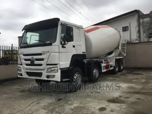 HOWO 317 Concrete Mixer Truck, 12 Tyres