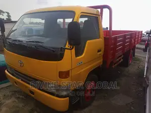 Toyota Dyna 2000 Red