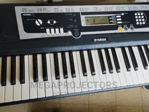 Yamaha Piano Ypt -220 At Abuja
