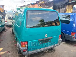 Volkswagen Transporter 2004 Green