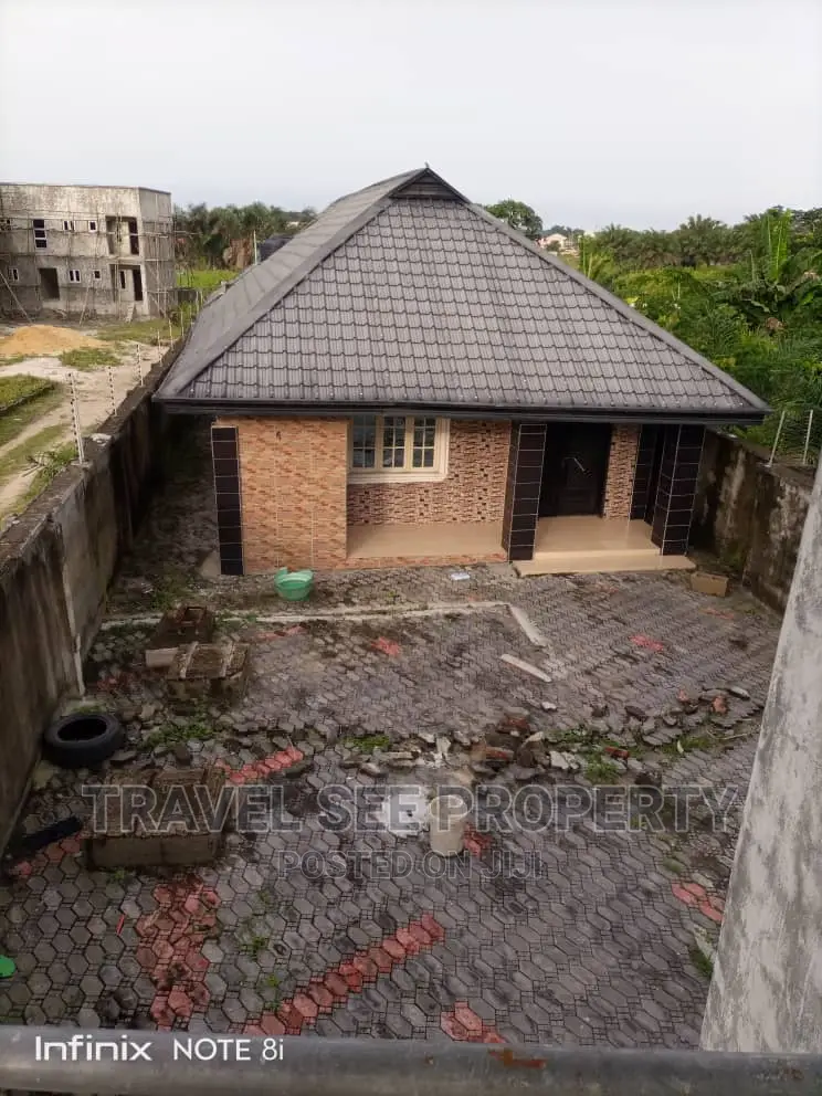 3bdrm Bungalow in Eleko Junction for sale