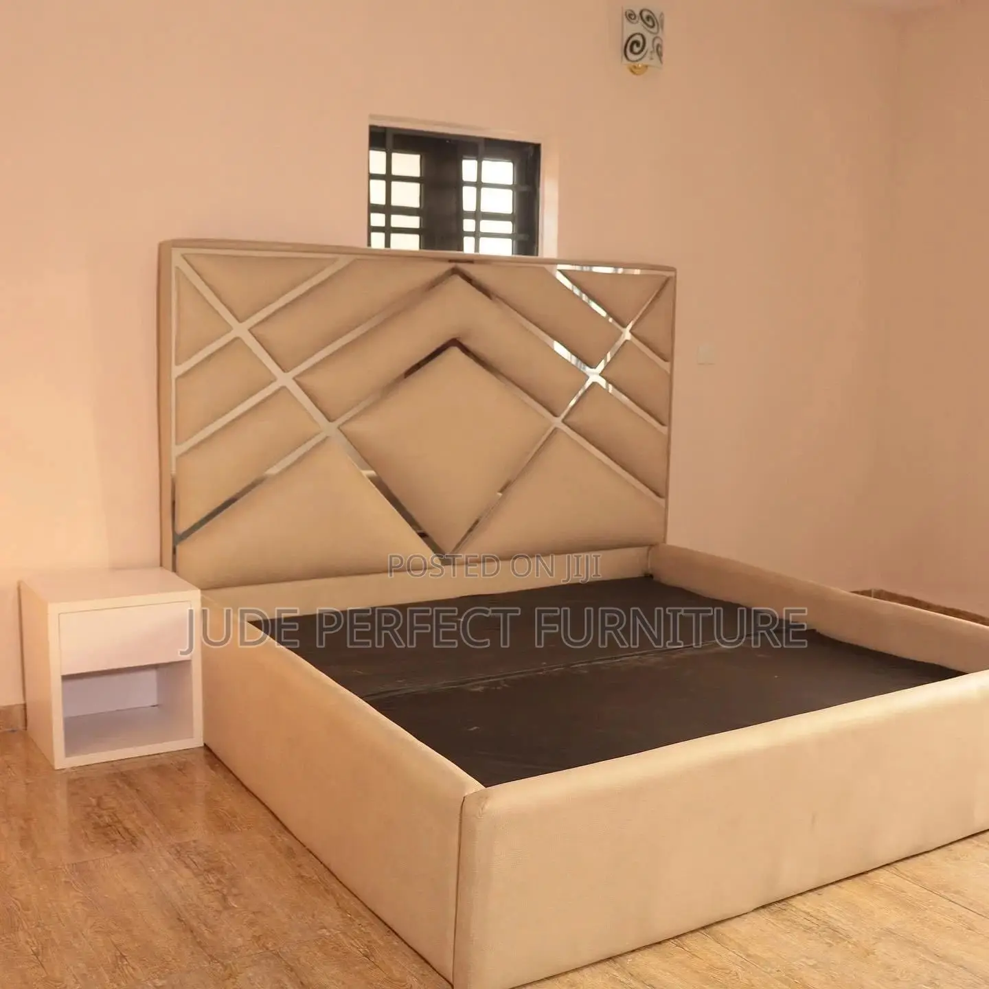 6by6 Padded Bedframe With Bedside Drawer