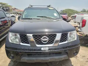 Nissan Frontier 2013 Black