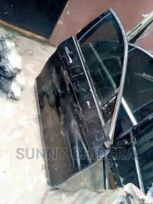 C300 2015/28 Front Door Each Side