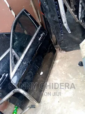 C300 2015/28 Front Door Each Side