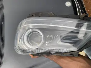 Mercedes-Benz C300 Headlamp Charger