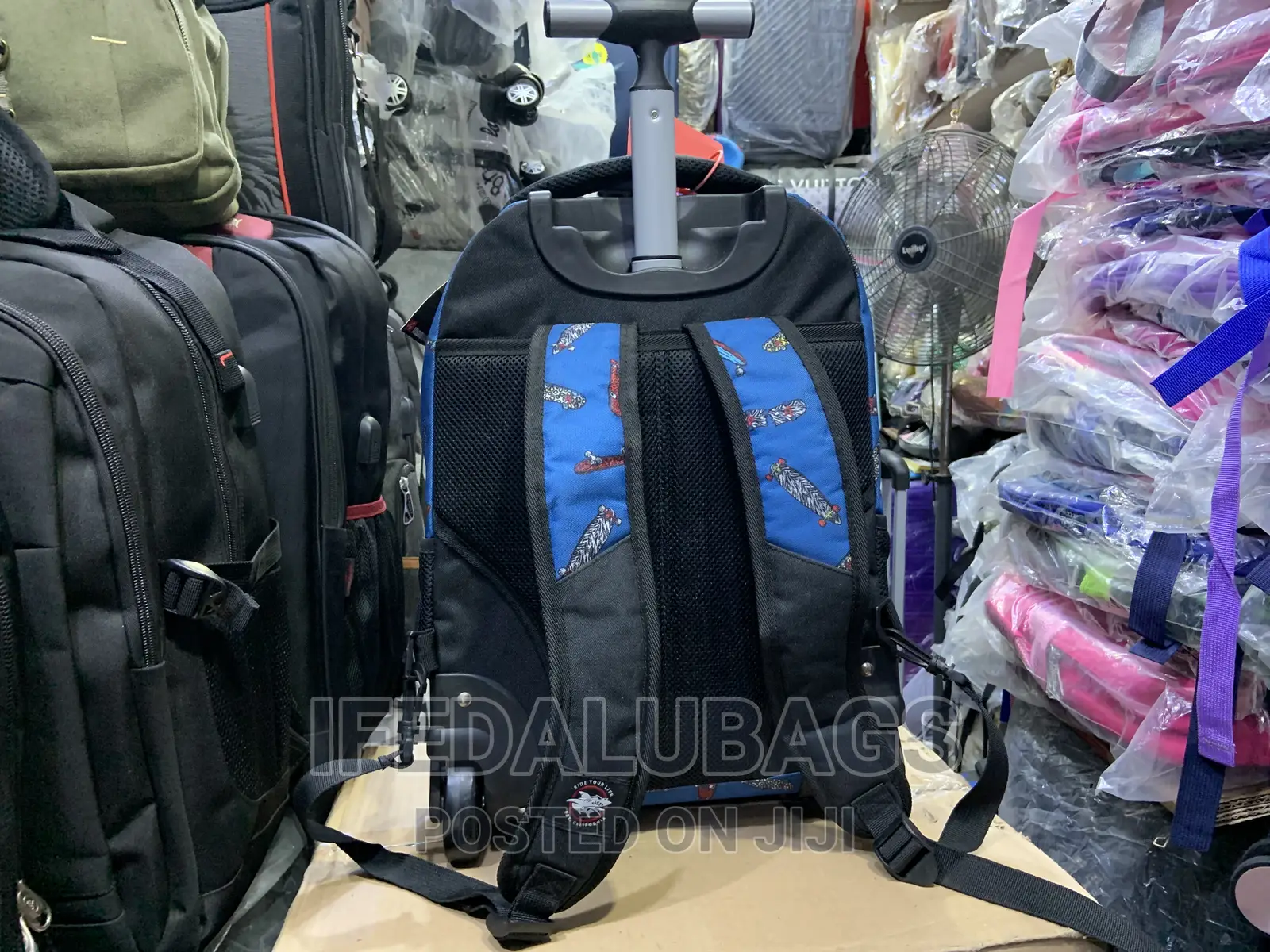 Quality Stock Material Back Pack With Wheels