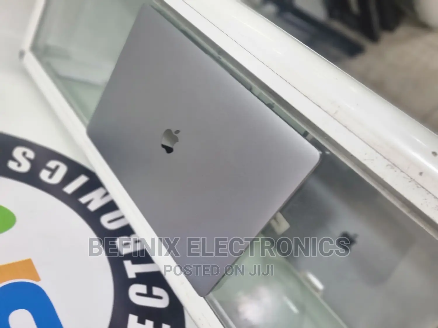 Laptop Apple MacBook Air 2020 16GB Intel Core I7 SSD 512GB