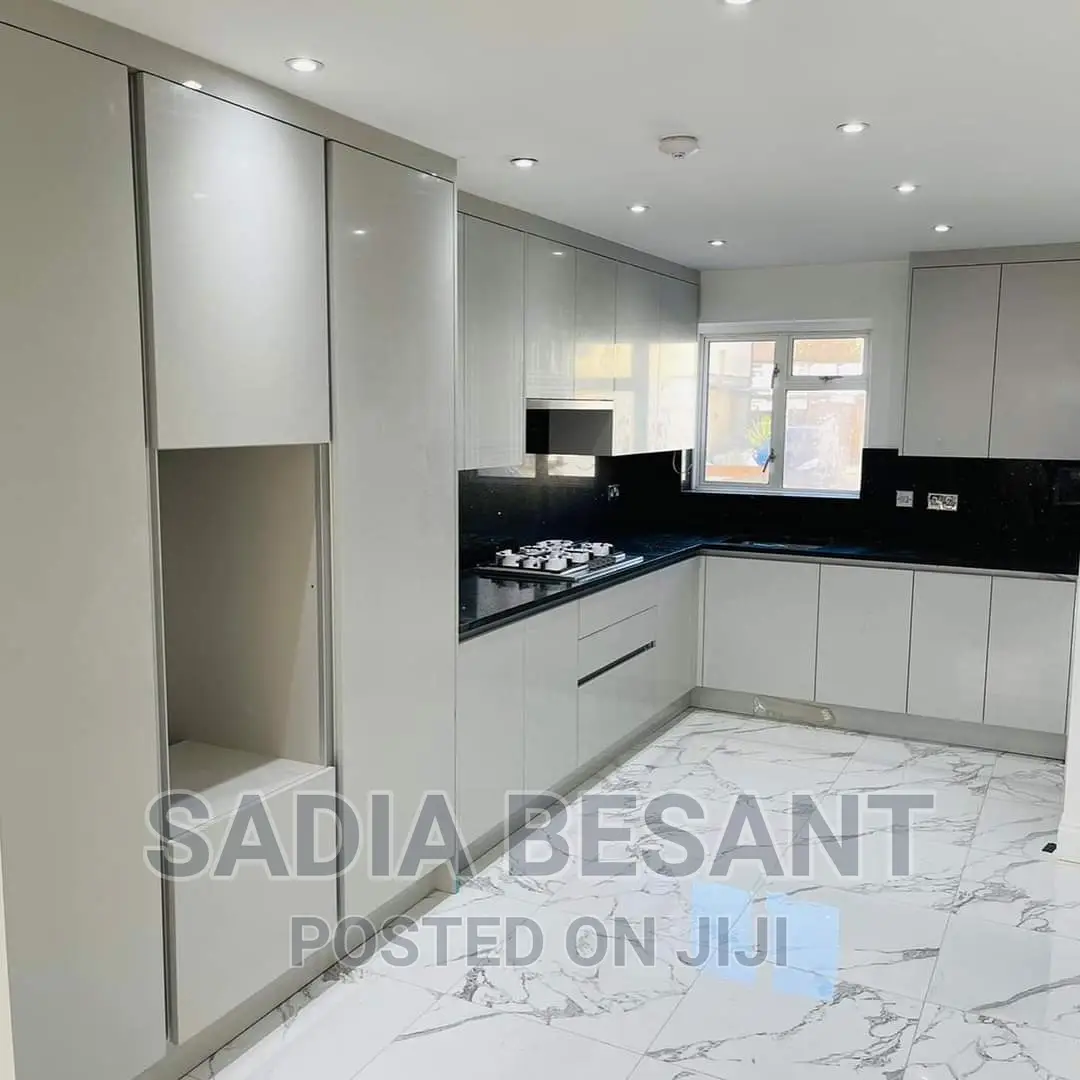Contemporary Kitchen Cabinets