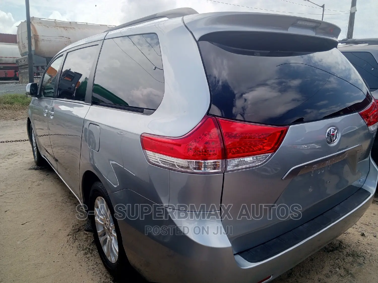 Toyota Sienna XLE AWD 7-Passenger 2013 Silver