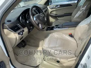Mercedes-Benz M Class 2015 Off white