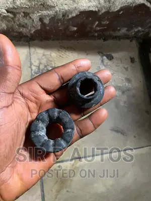 Down Radiator Sitting for Mercedes Benz Are Available