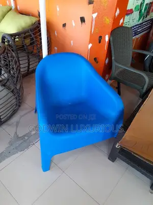 Big Plastic Chairs for Restaurants