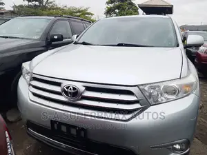 Toyota Highlander Limited 3.5l 4WD 2013 Silver