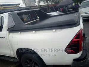 Rolling Boot Cover With Complete Spoiler TRD Hilux =