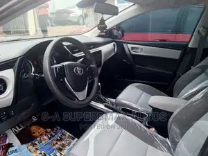 Toyota Corolla LE (1.8L 4cyl 2A) 2019 Black