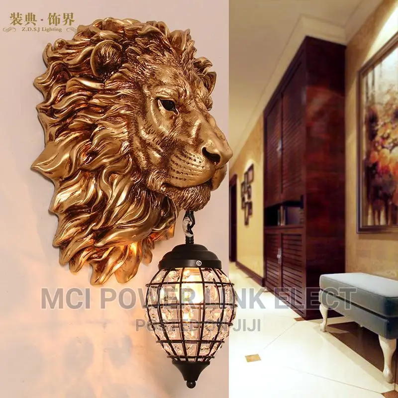 Lion Head Wall Bracket MCI Premium Light