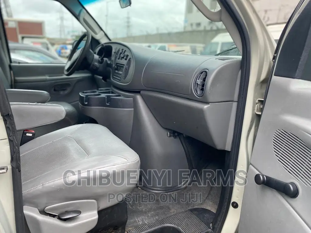 Ford E350 2007 Grey