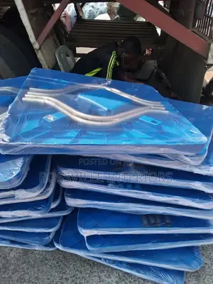 Highquality Plastic Table With Aluminium Legs