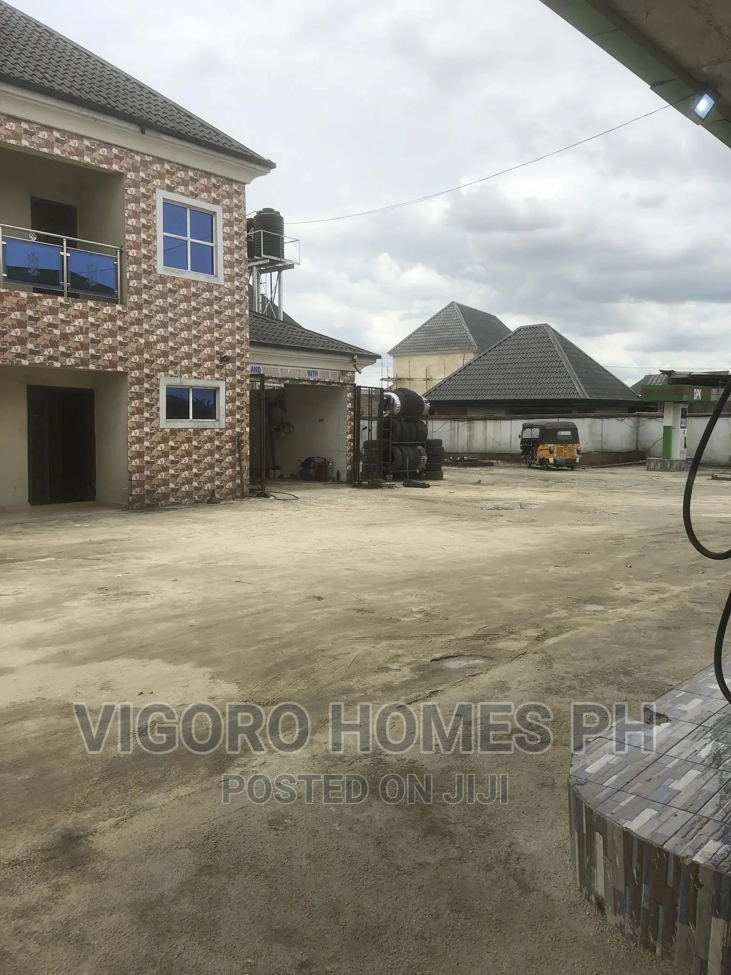 Functioning Filling Station
