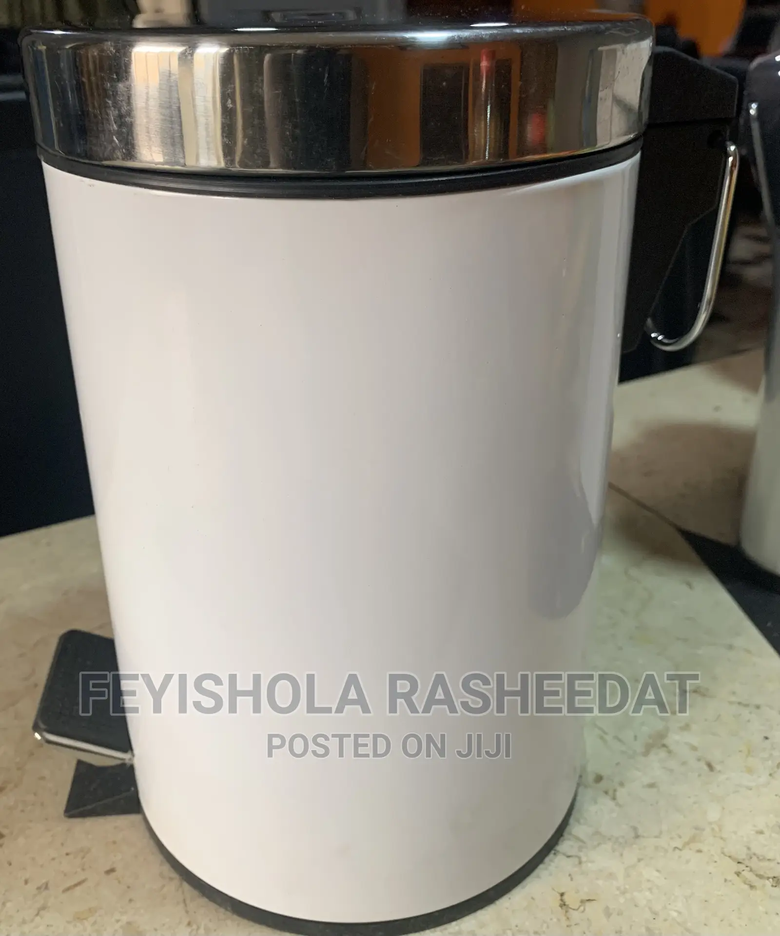 White 3 Liters Pedal Bin