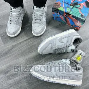 Original NIKE SB DUNK LOW Sneakers Available In
