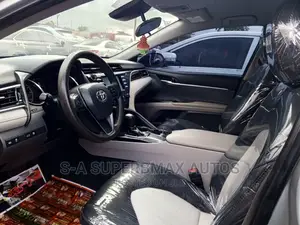 Toyota Camry LE FWD (2.5L 4cyl 8AM) 2018 Silver
