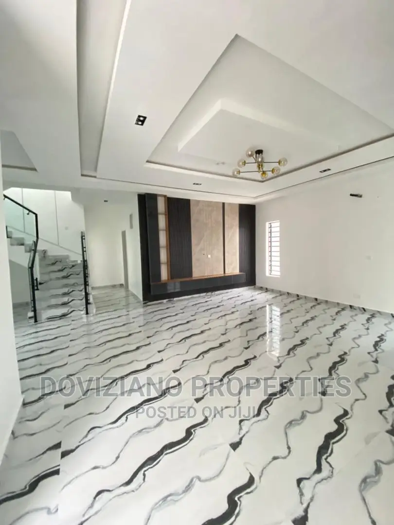 5bdrm Duplex in Lekki for sale