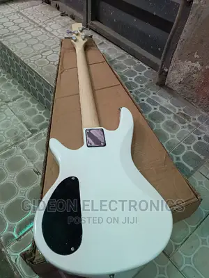 4 Strings Bass Guitar