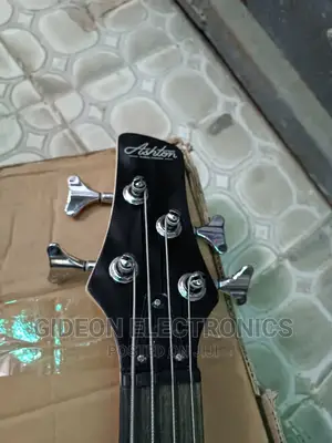 4 Strings Bass Guitar