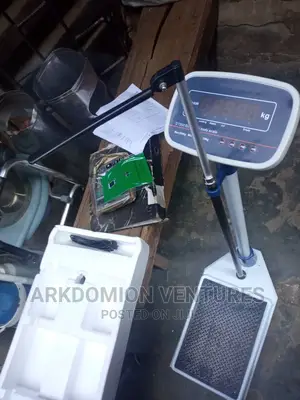 Digital Scale With Height Glass Floor