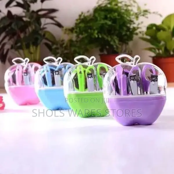 Nail Manicure Set - Apple Shape