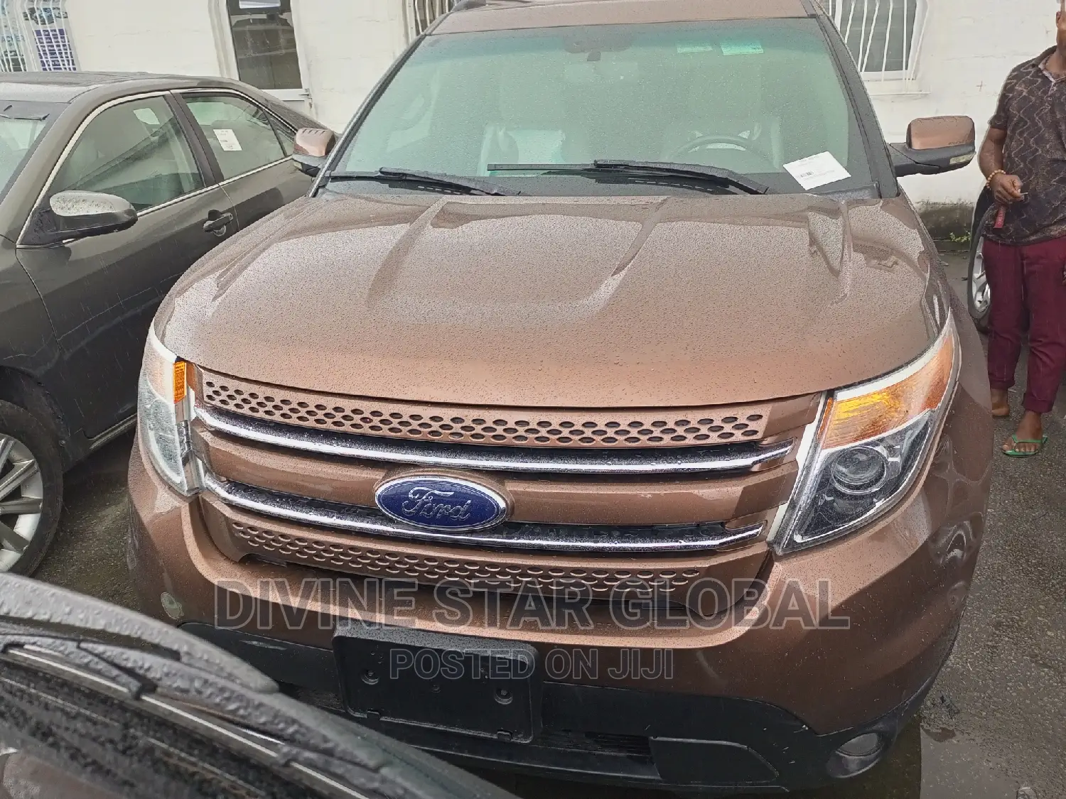 Ford Explorer 2013 Brown