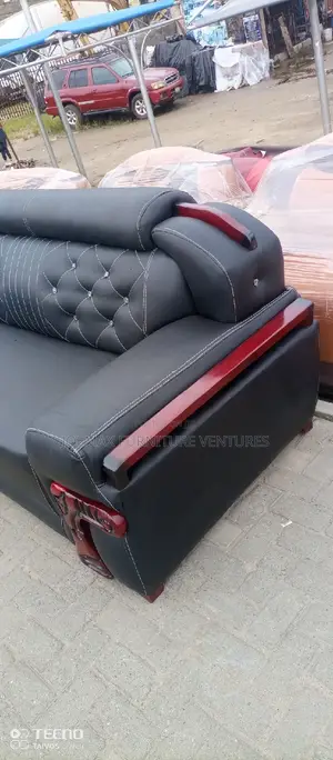 Quality Leather Sofa by 7 Sesters.