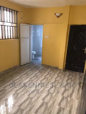 2bdrm Block of Flats in Mabo, Western Avenue for rent