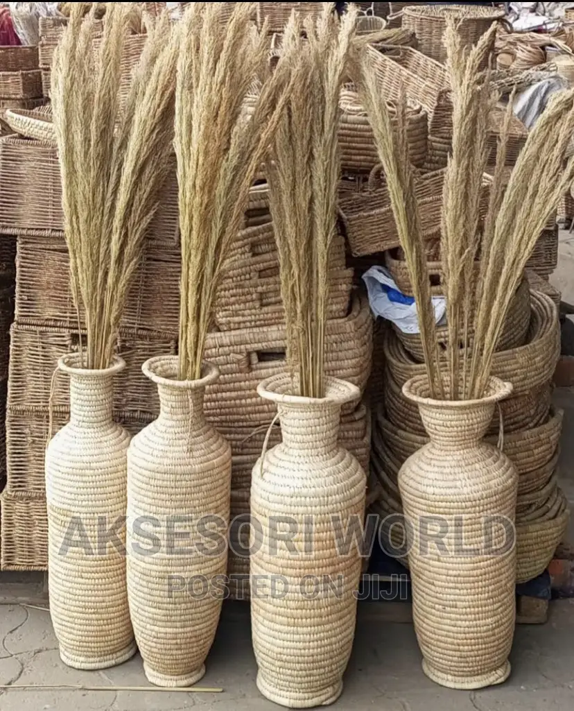 Rattan Flower Pot Vase With Pampas