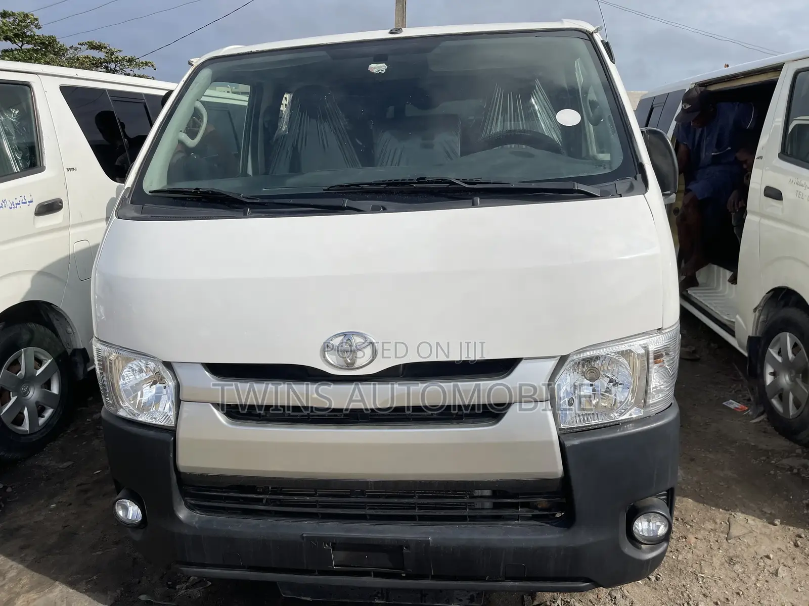 Toyota HiAce 2010 White