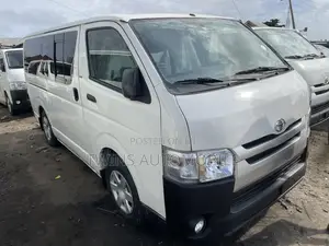 Toyota HiAce 2010 White