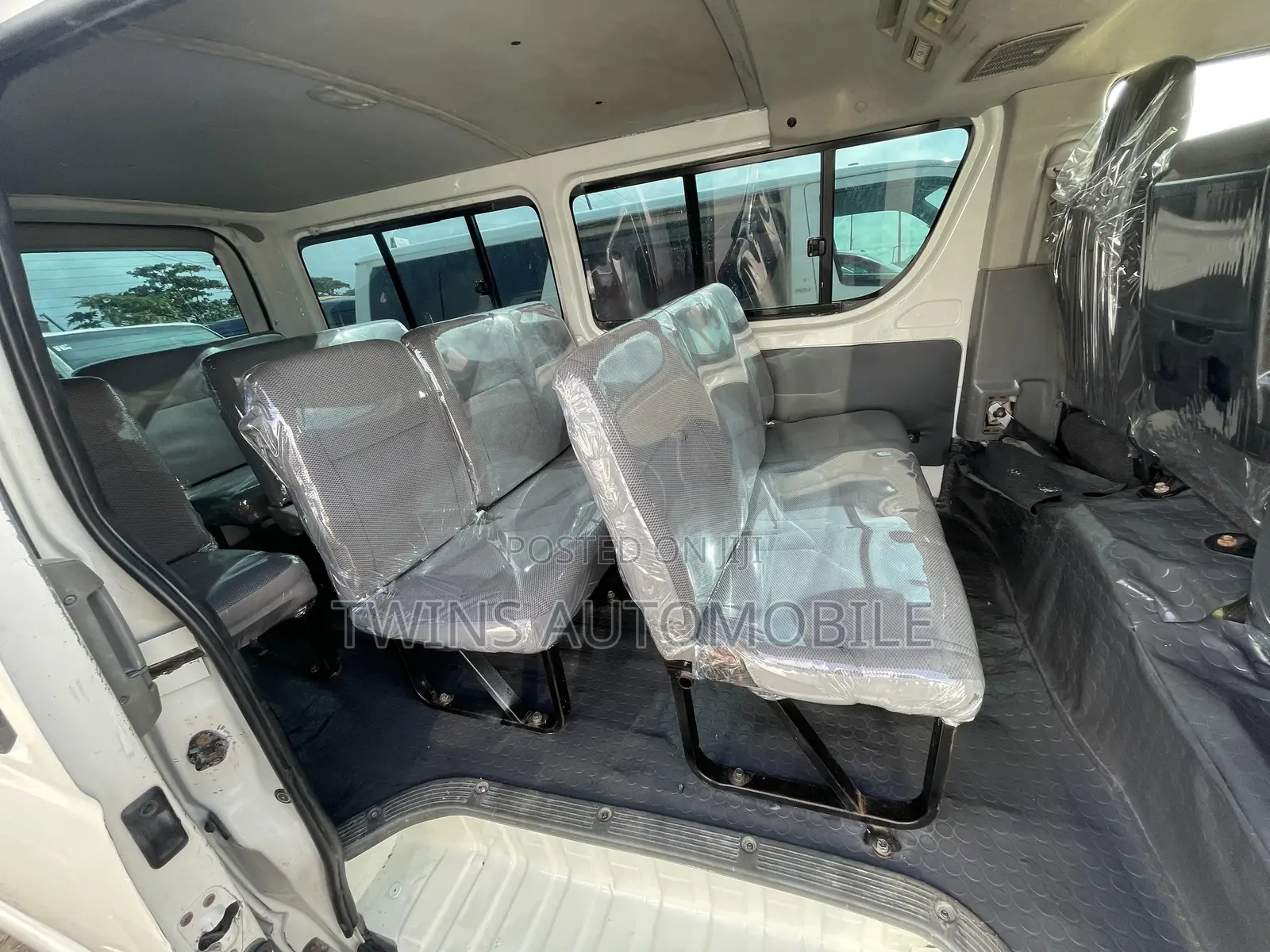 Toyota HiAce 2010 White
