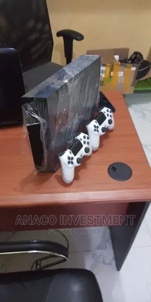 Playstation 4 Uk Used One Controller 10 Games Installed