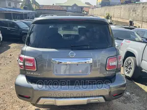 Nissan Armada Platinum AWD 2017 Gray
