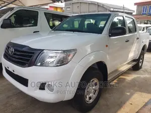 Toyota Hilux SR5 4x4 2014 White