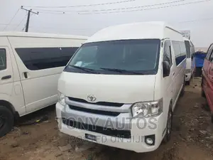 Toyota HiAce 2020 White
