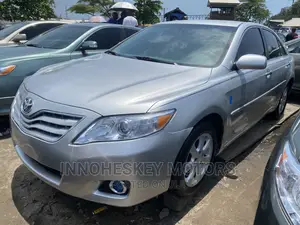 Toyota Camry 2010 Silver