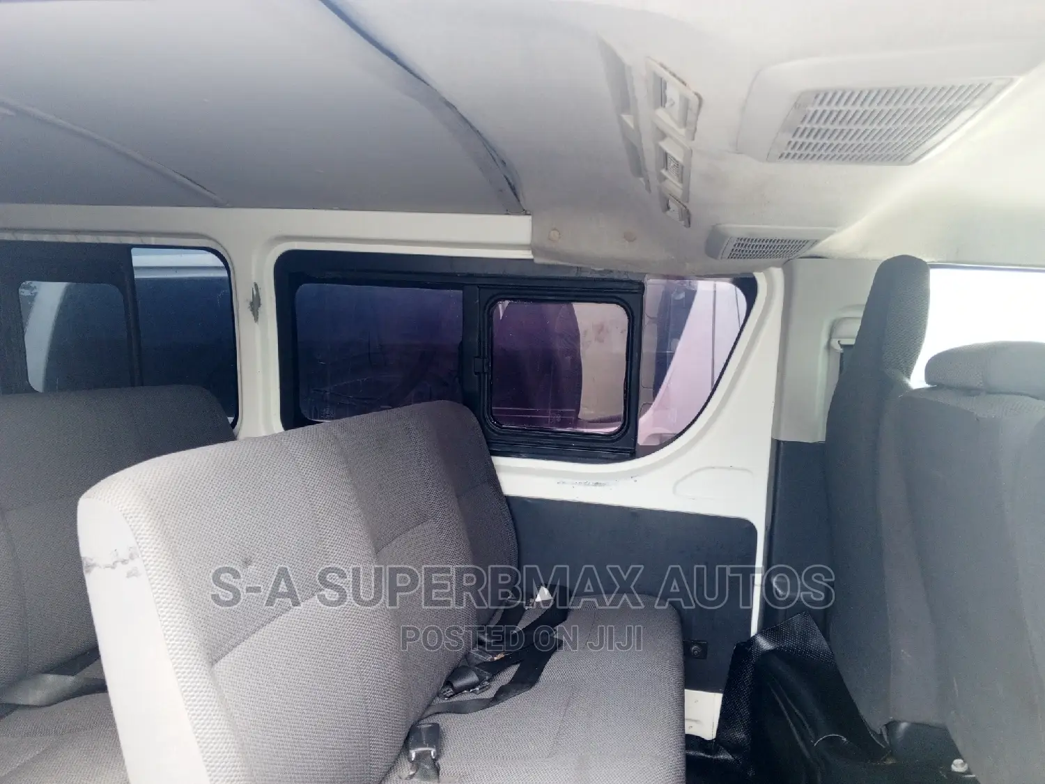 Toyota HiAce 2013 White