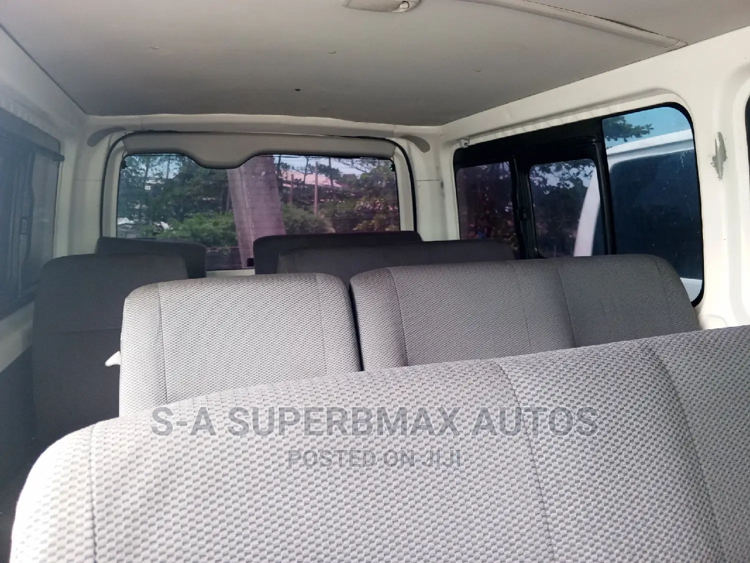 Toyota HiAce 2013 White