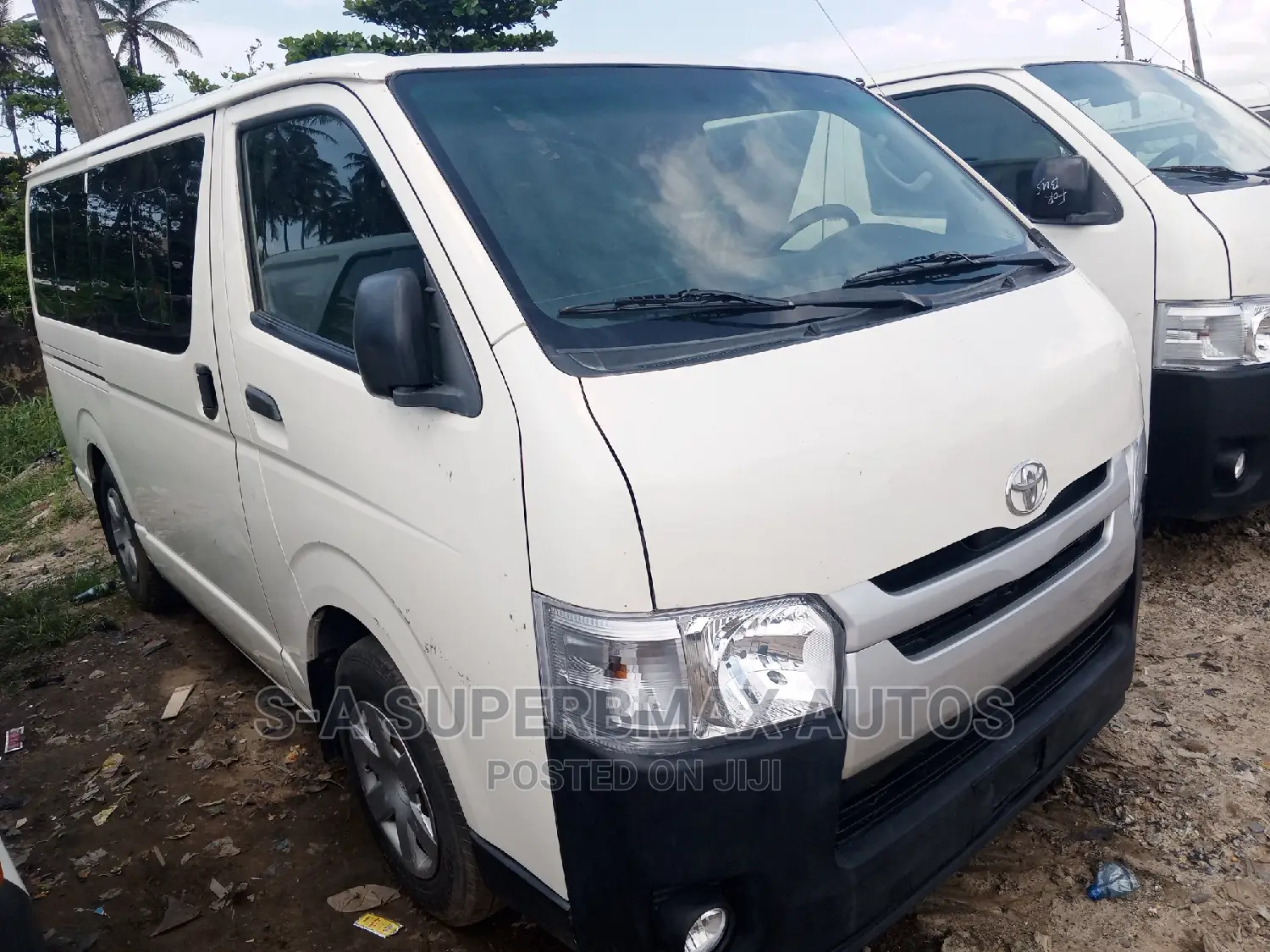 Toyota HiAce 2013 White