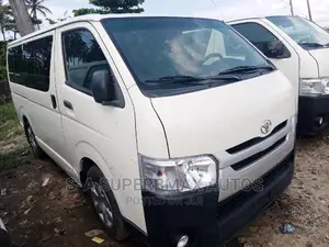 Toyota HiAce 2013 White